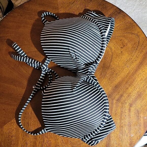 BRAND NEW SHADE&SHORE BLACK & WHITE STRIPE BIKINI TOP - Picture 5 of 11